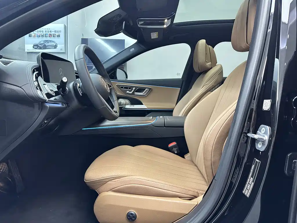 Mercedes-Benz E-Class — миниатюра 11