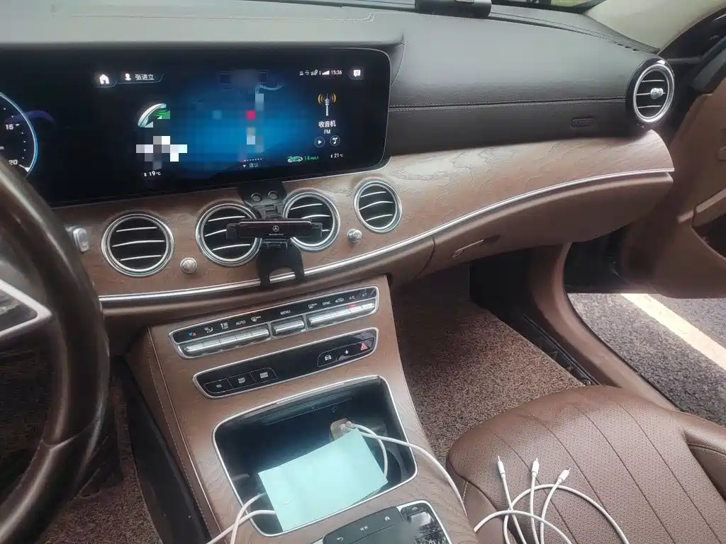 Mercedes-Benz E-Class — миниатюра 6