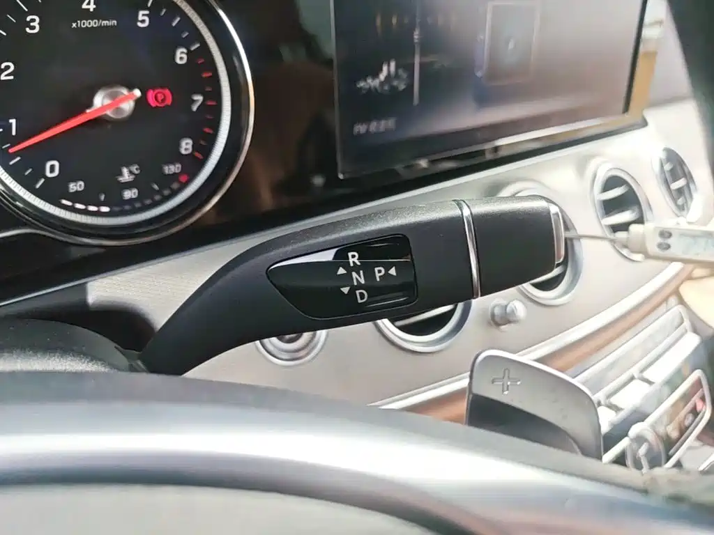 Mercedes-Benz E-Class — миниатюра 14