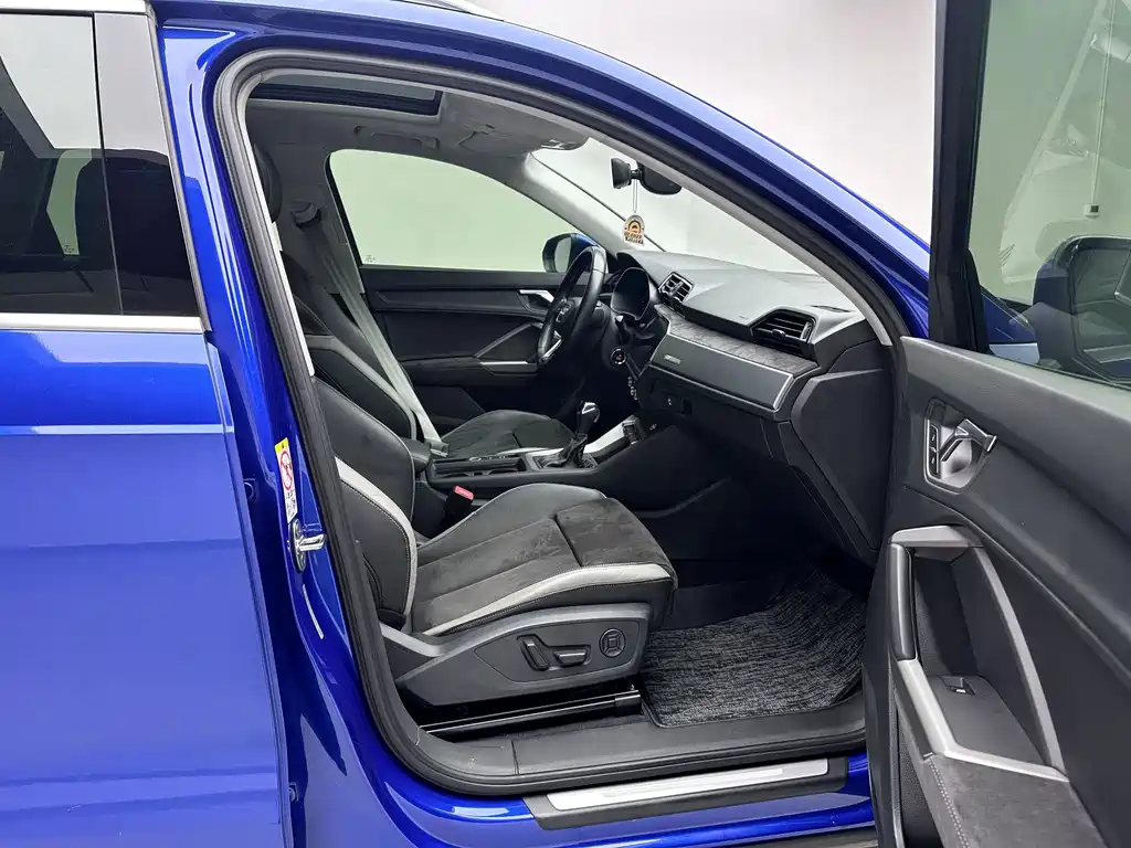 Audi Q3 — миниатюра 12