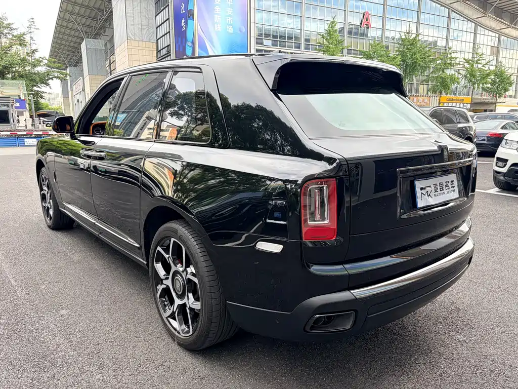 Rolls-Royce Cullinan — миниатюра 12