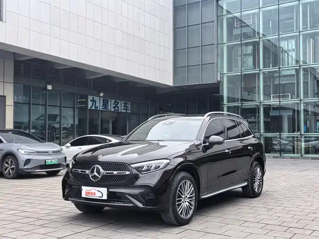 MERCEDES-BENZ GLC