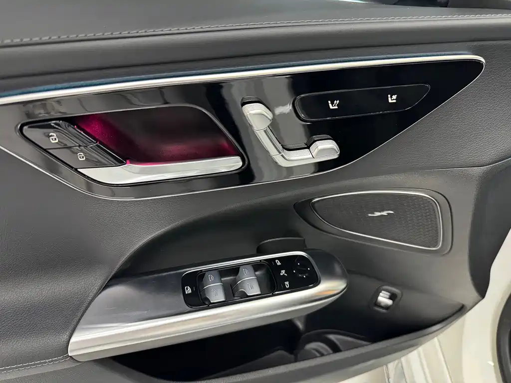 Mercedes-Benz C-Class — миниатюра 10