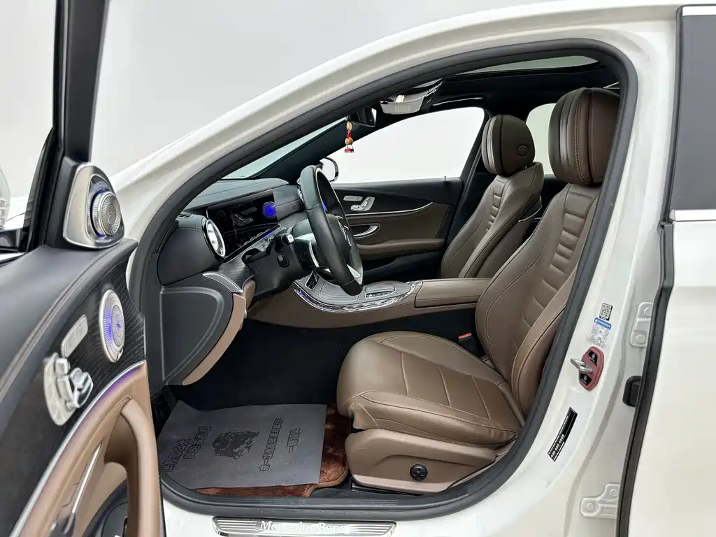 Mercedes-Benz E-Class — миниатюра 4