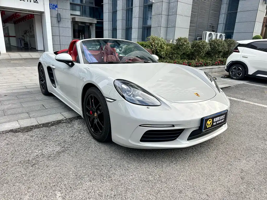 PORSCHE 718
