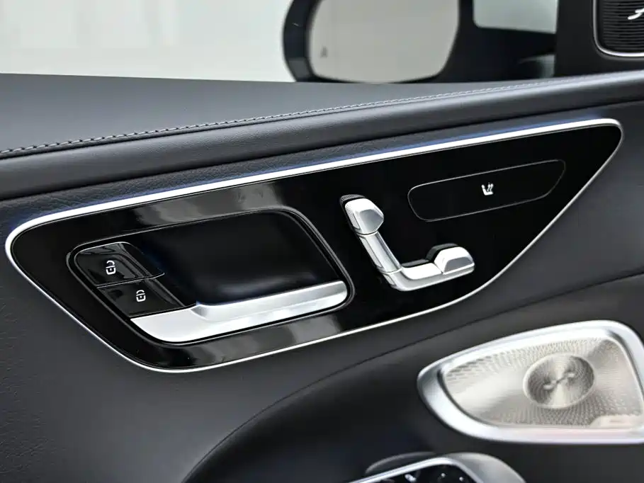 Mercedes-Benz C-Class — миниатюра 24