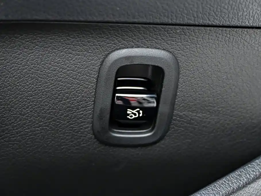 Mercedes-Benz C-Class — миниатюра 25