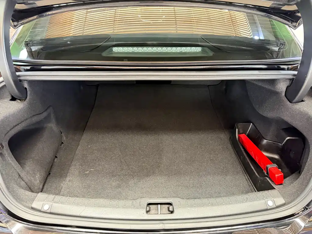 Volvo S90 PHEV — миниатюра 21