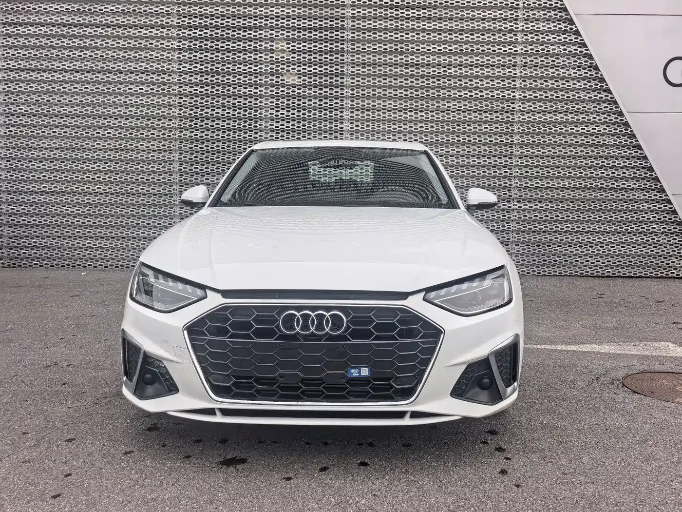 Audi A4L 2023 Белый из Китая, фото 2