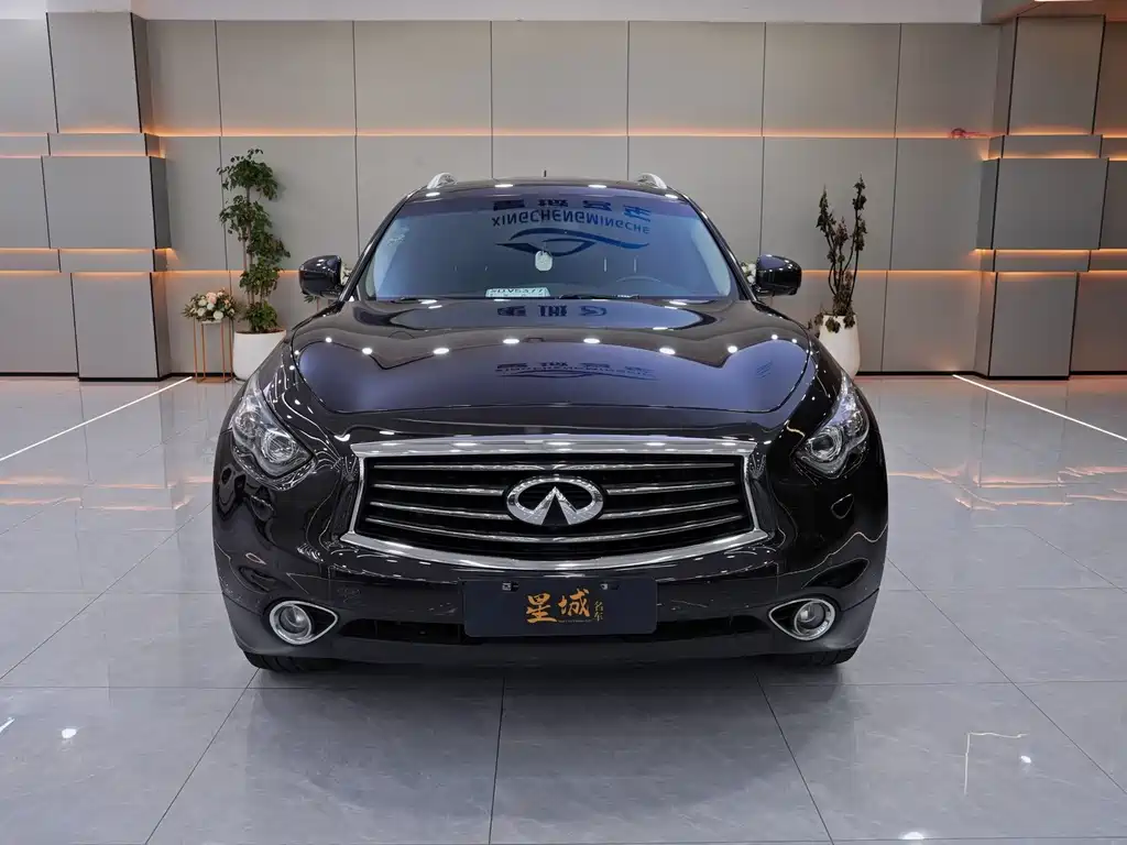 Infiniti QX70 2013 3.7L Standard