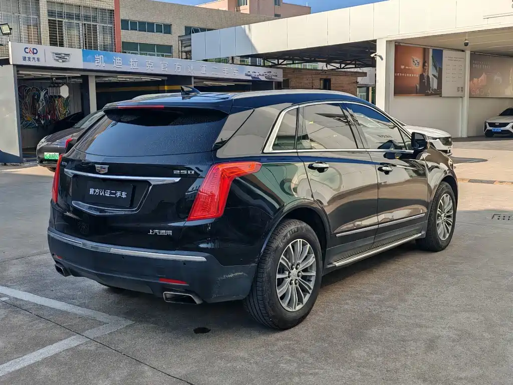 CADILLAC XT5