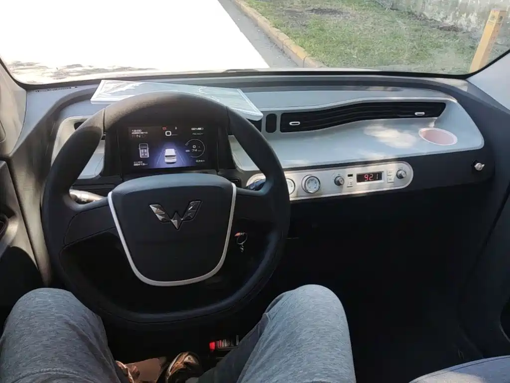 Wuling MINIEV — миниатюра 10