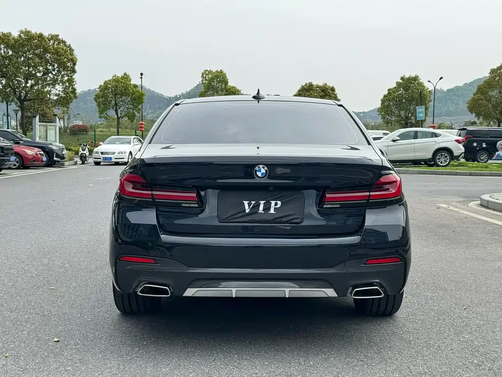 BMW 5 Series — миниатюра 26