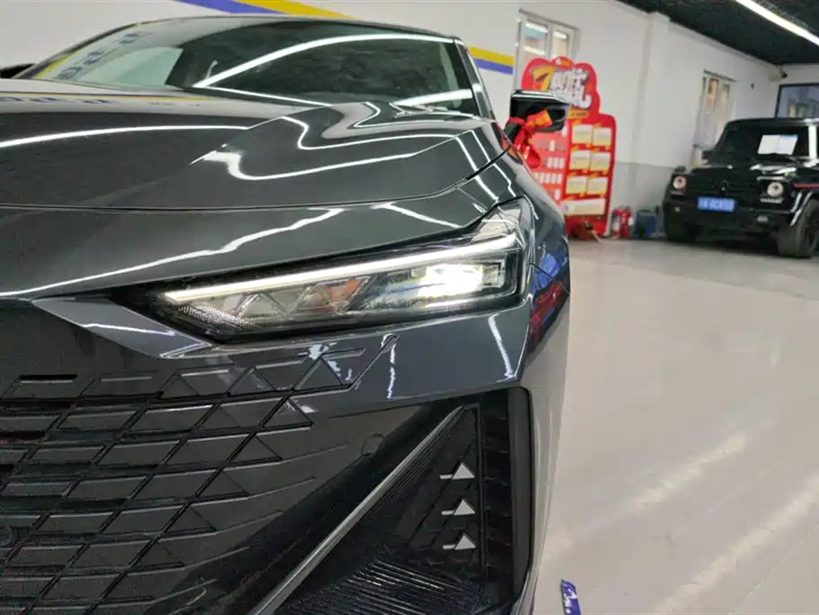 CHANGAN UNI V SMART IDD