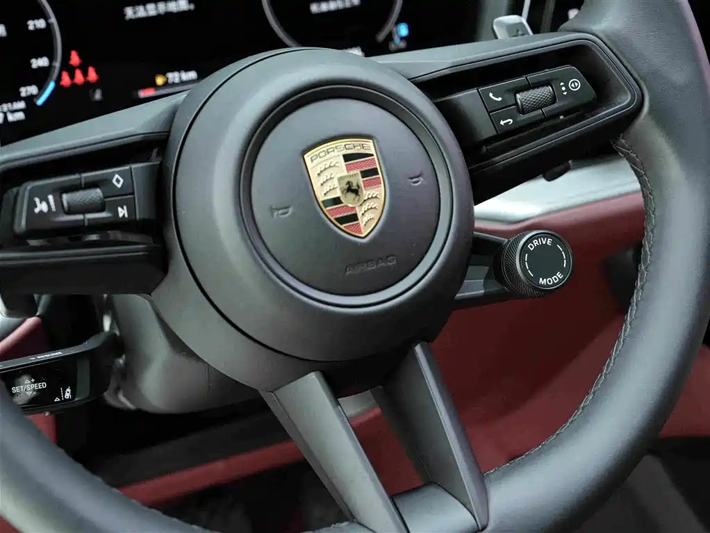Porsche Cayenne — миниатюра 17