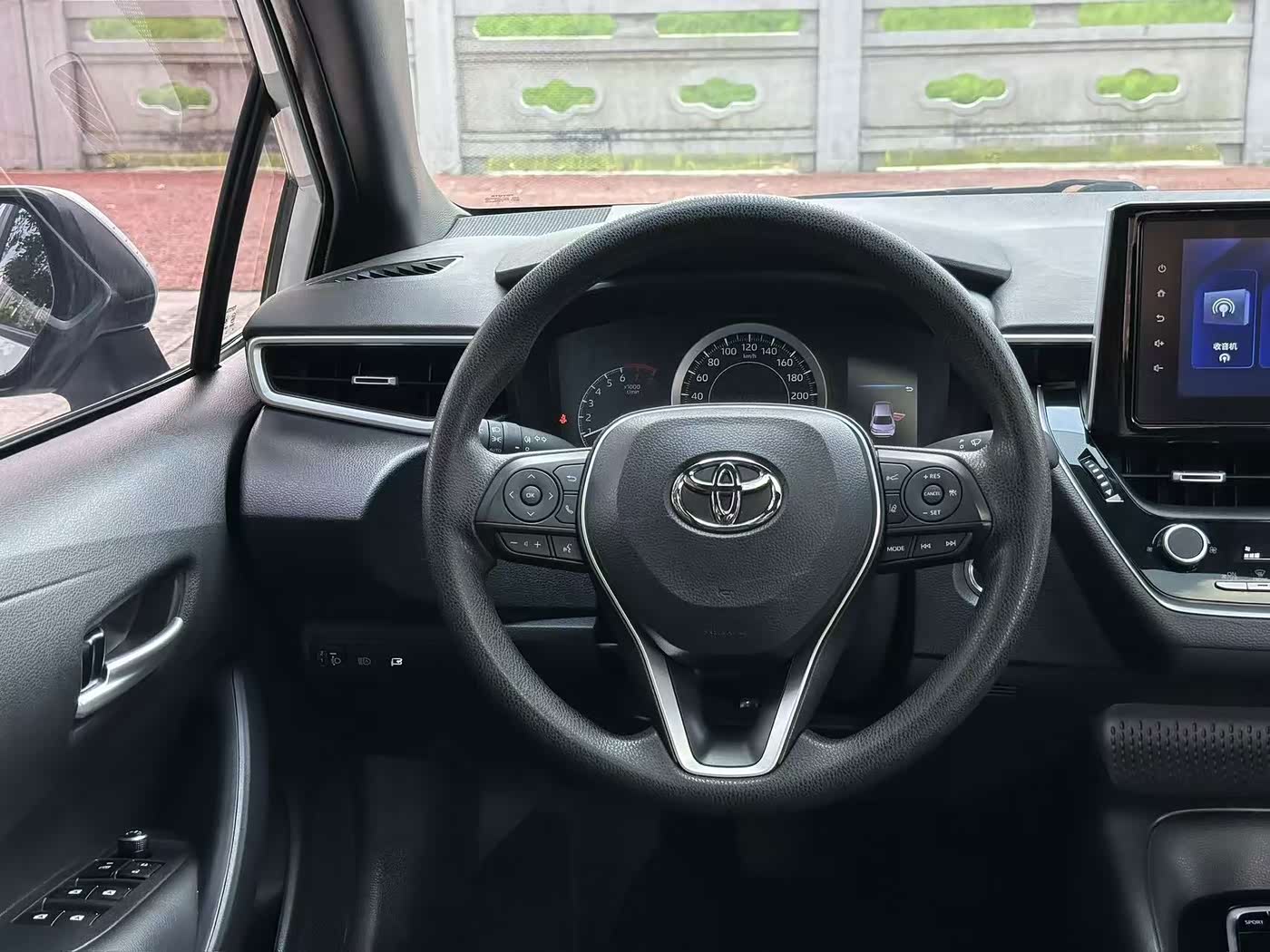 Toyota Levin 1.2 л 2024 г. Белый, пробег 32000 км