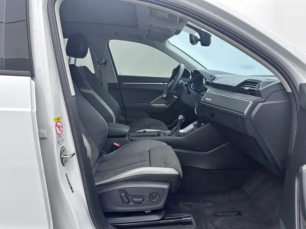 Audi Q3 — миниатюра 12