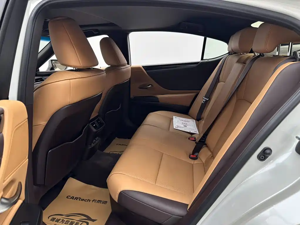 Lexus ES — миниатюра 9
