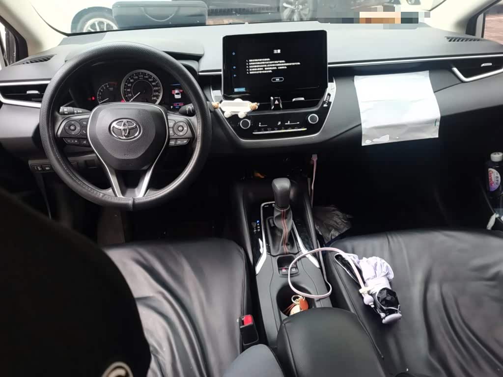 Toyota Corolla 1.2 л 2023 г. Белый, пробег 7300 км