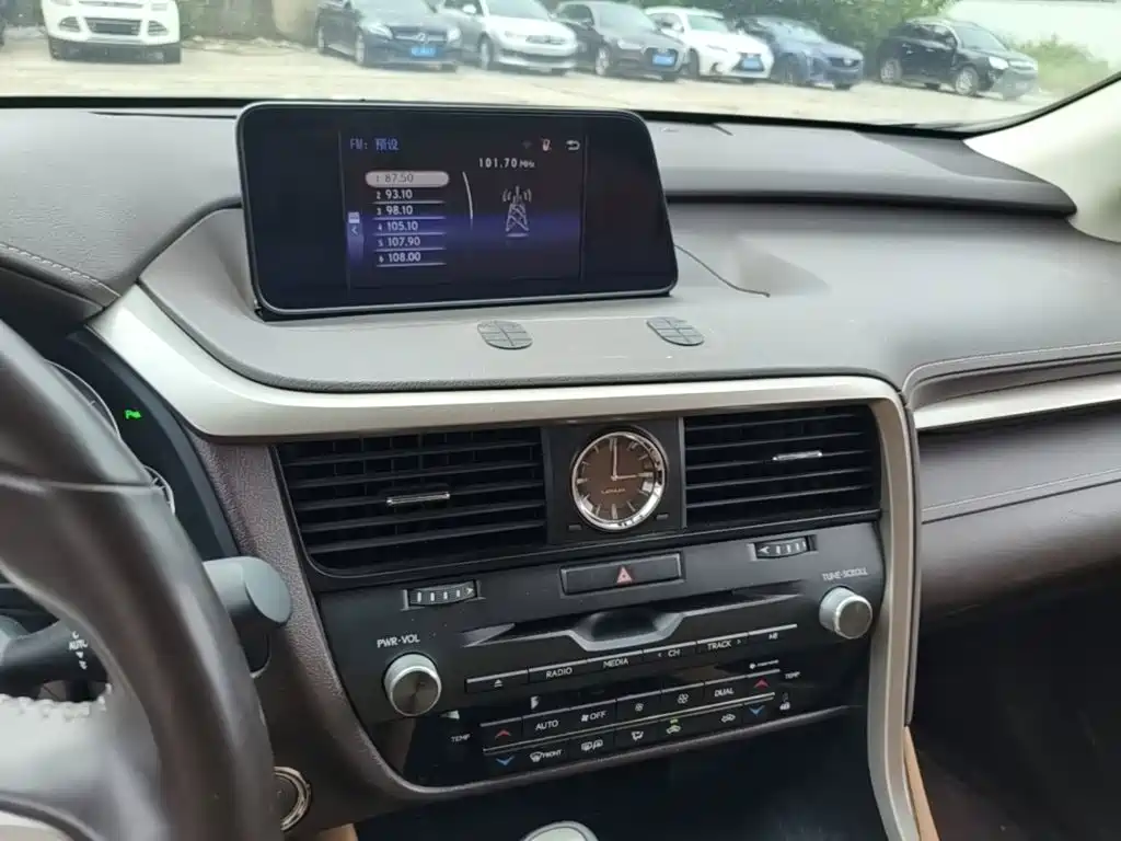 Lexus RX — миниатюра 13