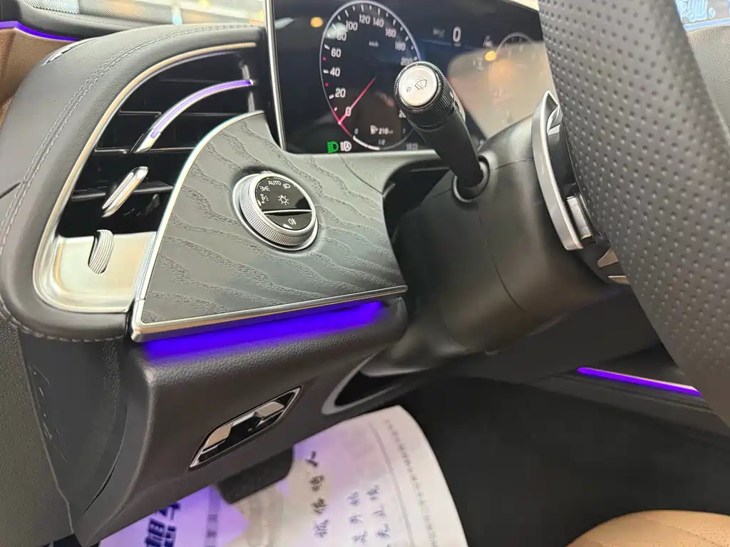 Mercedes-Benz E-Class — миниатюра 8