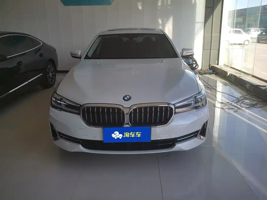 BMW 5 Series — миниатюра 2