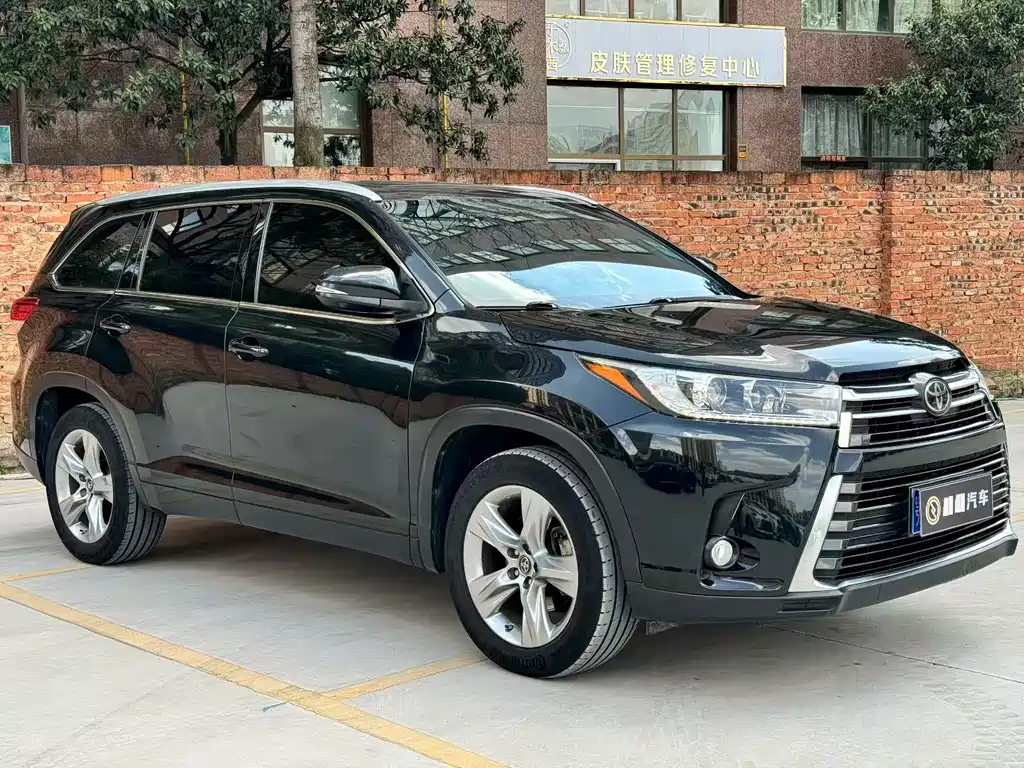 TOYOTA HIGHLANDER