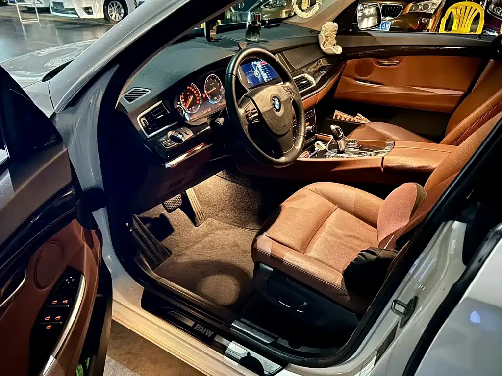BMW 5 Series GT — миниатюра 3