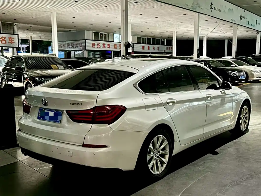 BMW 5 Series GT — миниатюра 8