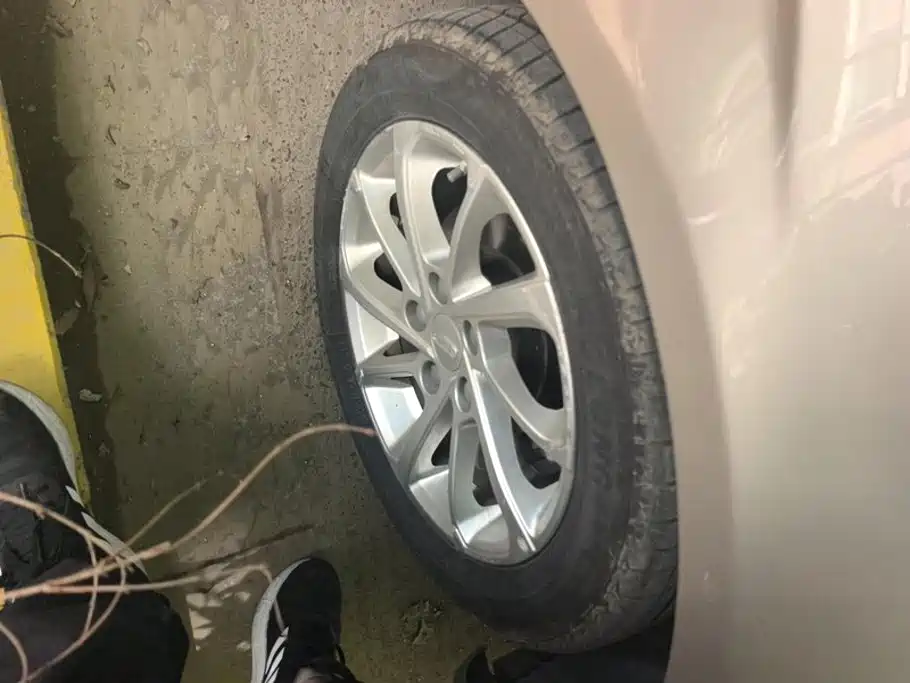 Geely Emgrand — миниатюра 6