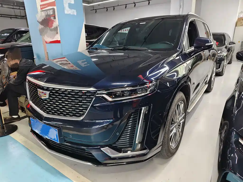 Cadillac XT6