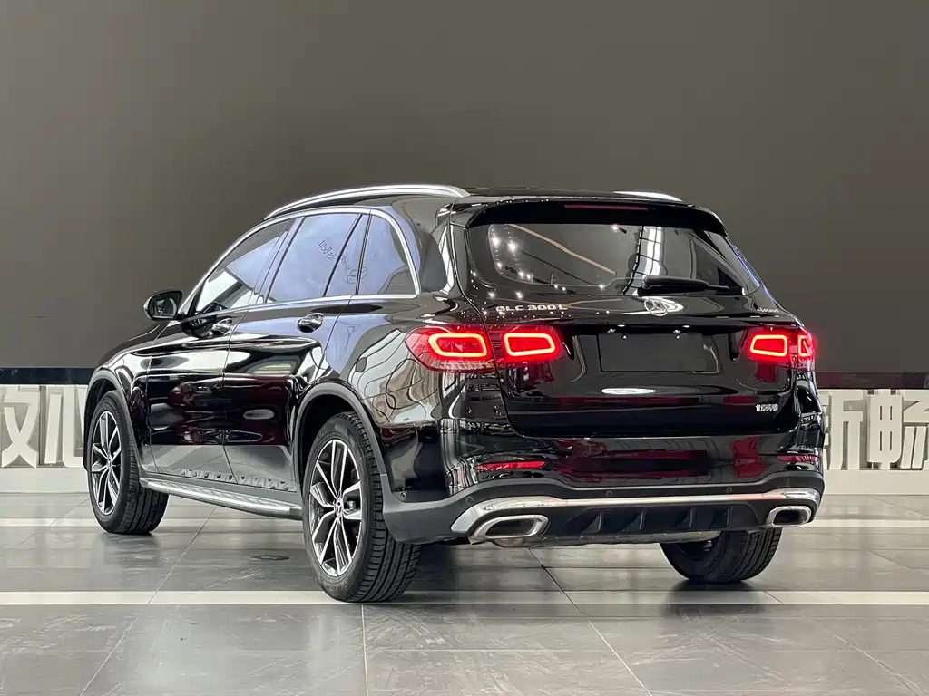 MERCEDES-BENZ GLC