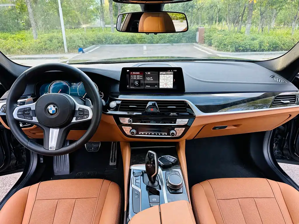 BMW 5 Series — миниатюра 12
