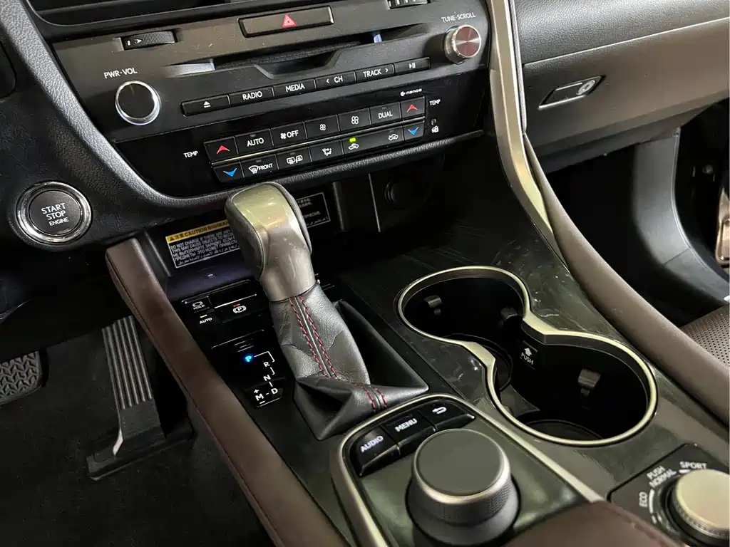 Lexus RX — миниатюра 17