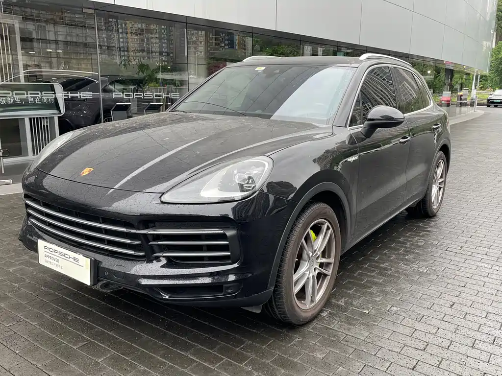 Porsche Cayenne Hybrid 2021