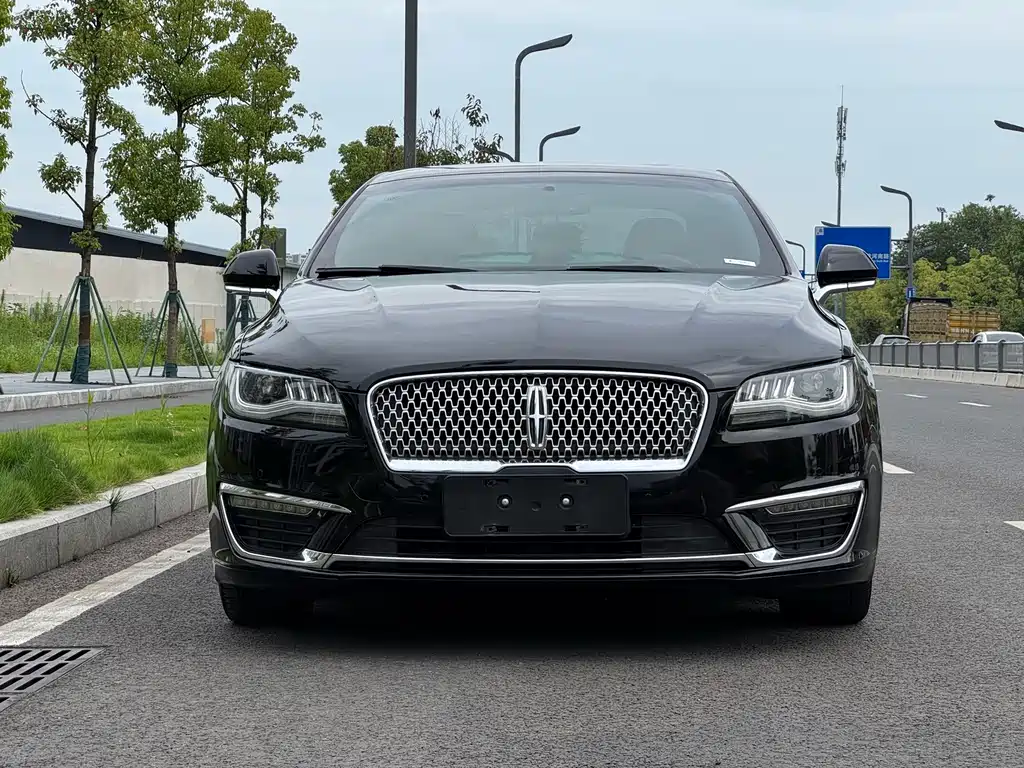 Lincoln MKZ — миниатюра 2