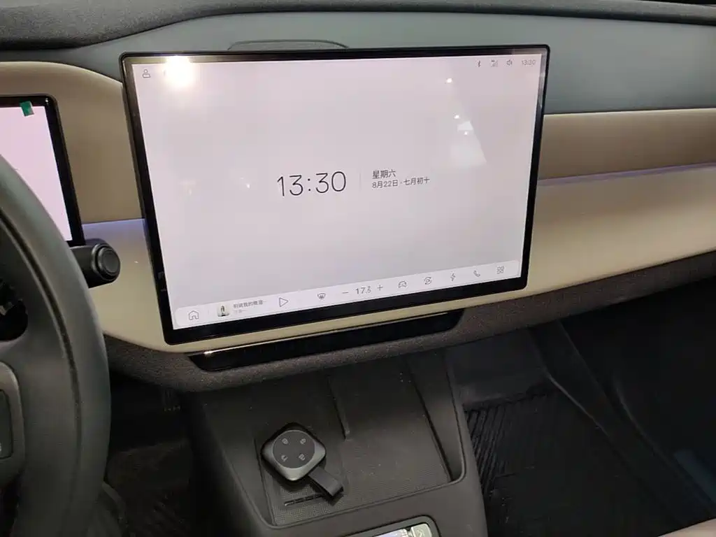 Volvo гибрид Volvo XC70 plug-in — миниатюра 13