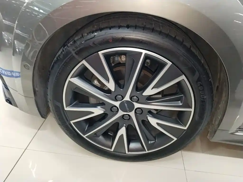 Lynk & Co 02 Hatchback — миниатюра 23