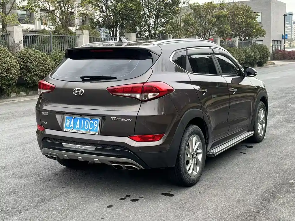 HYUNDAI TUCSON
