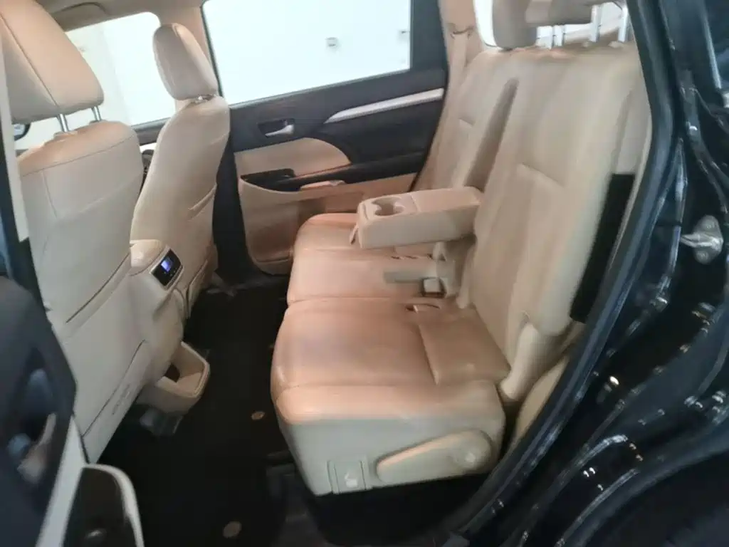 Toyota Highlander — миниатюра 17