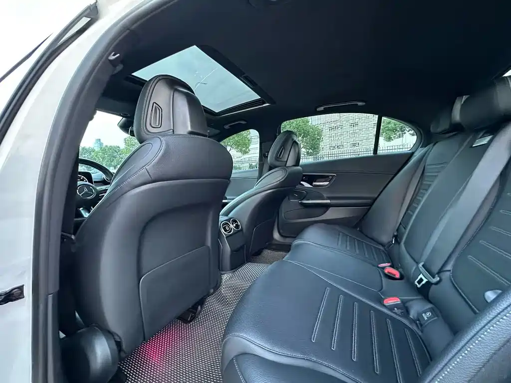 Mercedes-Benz C-Class — миниатюра 5
