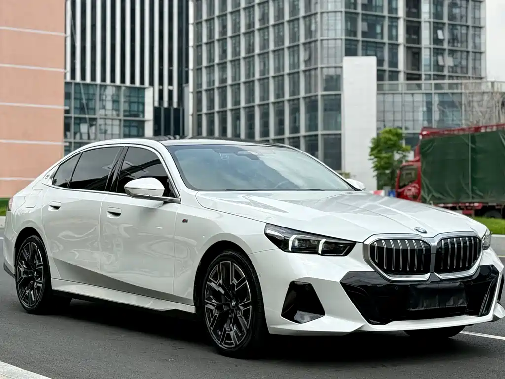 BMW 5 Series 2024