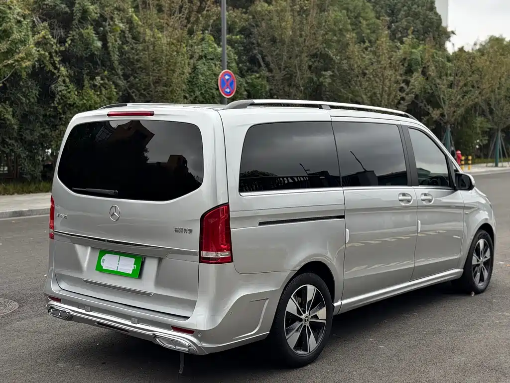 MERCEDES-BENZ V CLASS