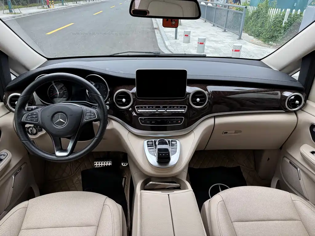 MERCEDES-BENZ V CLASS