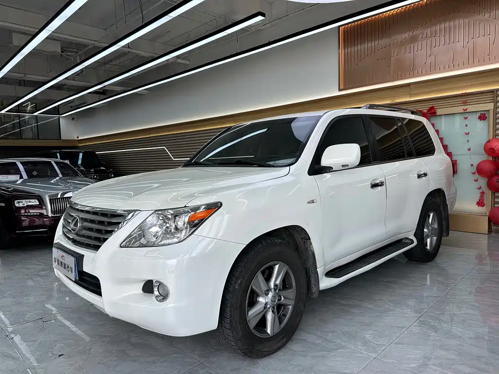 Lexus LX 2010