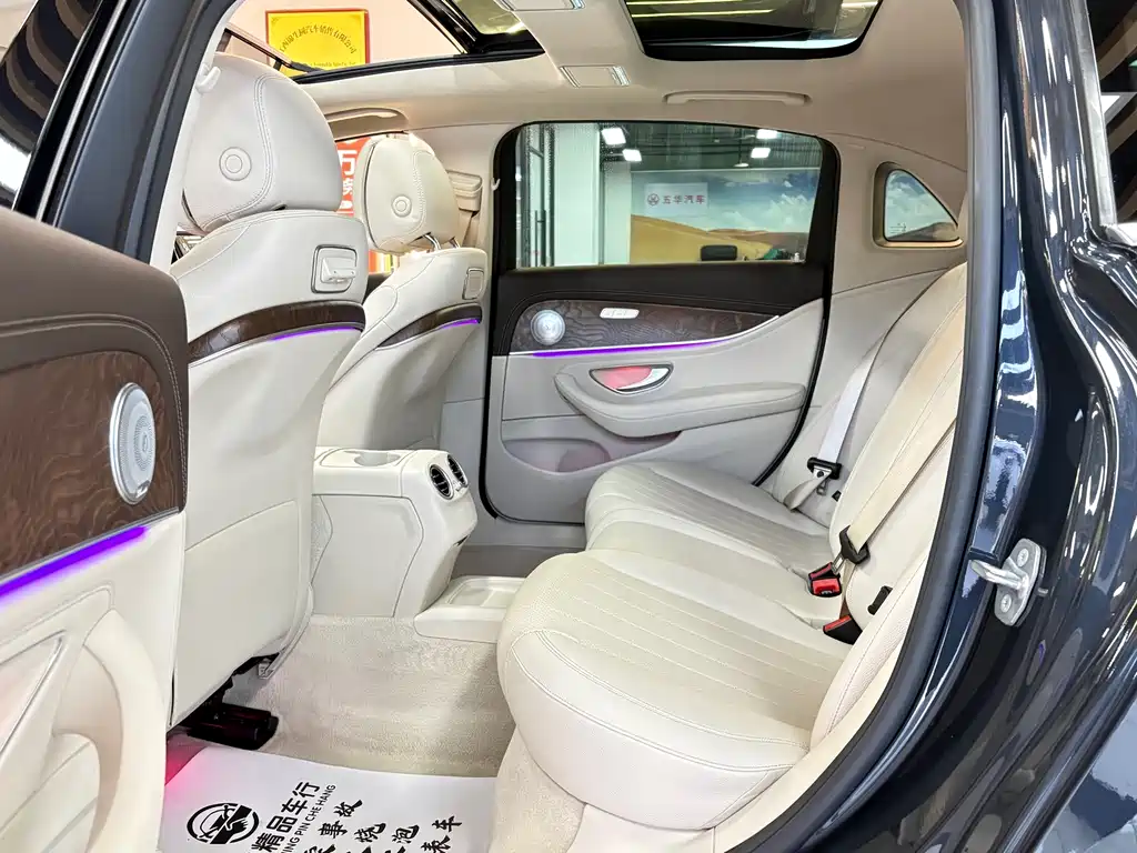 Mercedes-Benz E-Class — миниатюра 12