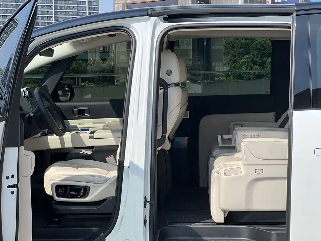 Li Auto Li MEGA — миниатюра 8