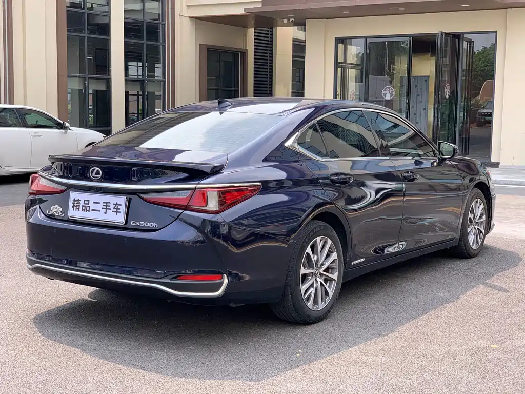 Lexus ES — миниатюра 4