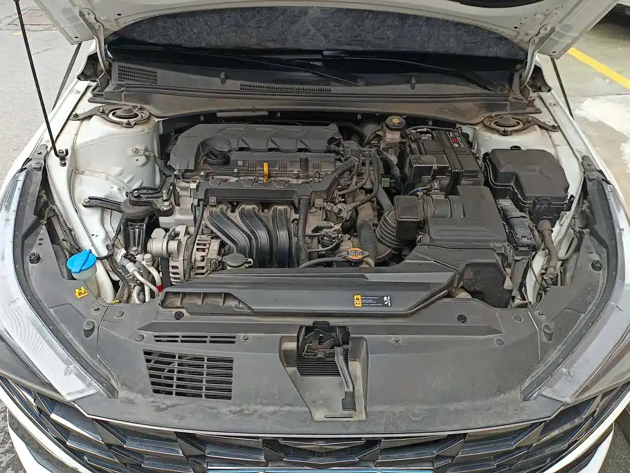 Hyundai Elantra — миниатюра 10
