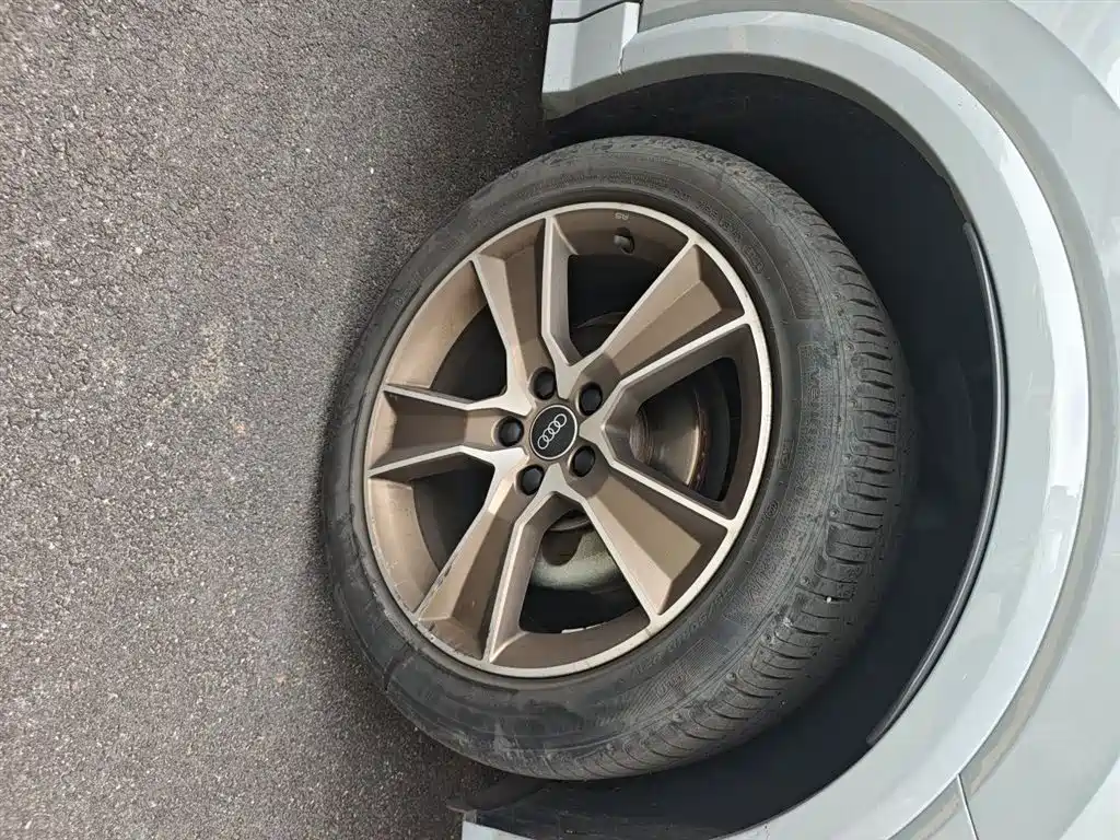 Audi Q2L 2022 35 TFSI Fashion